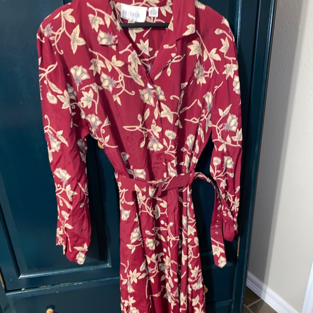 LONG VINTAGE RED DRESS w/ BELT
